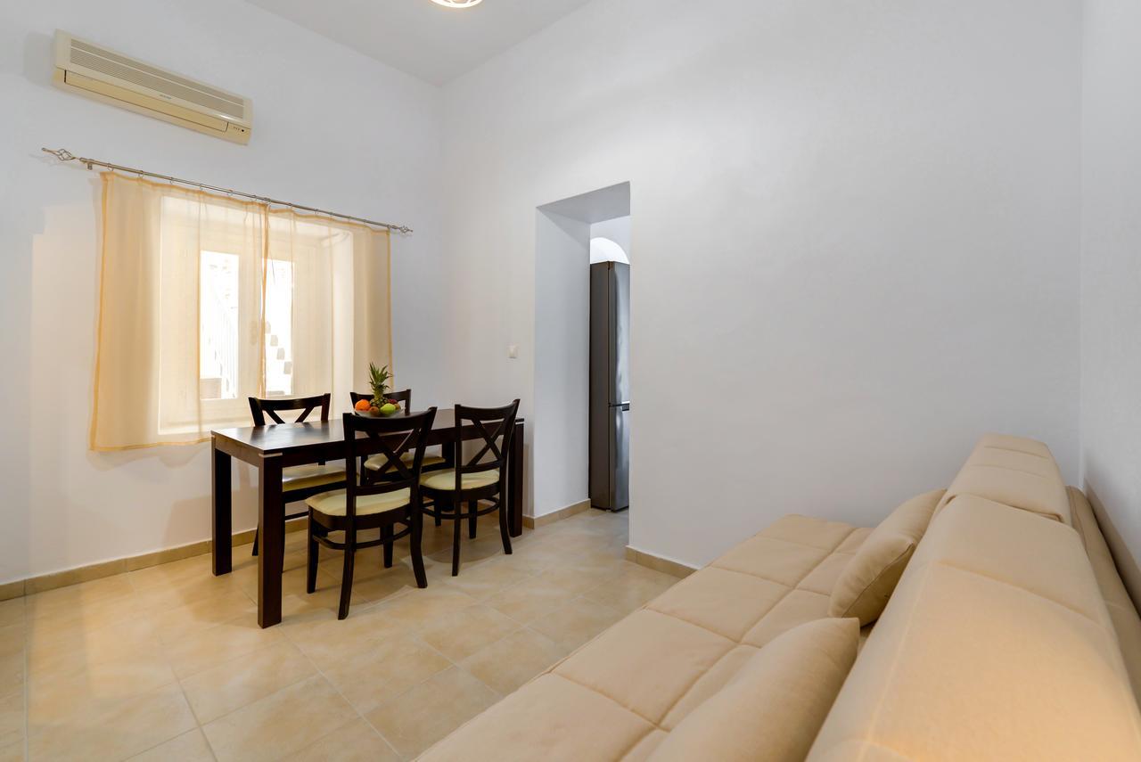 Iriana Suites Fira  Exterior foto